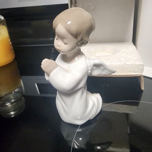Llardo statue
